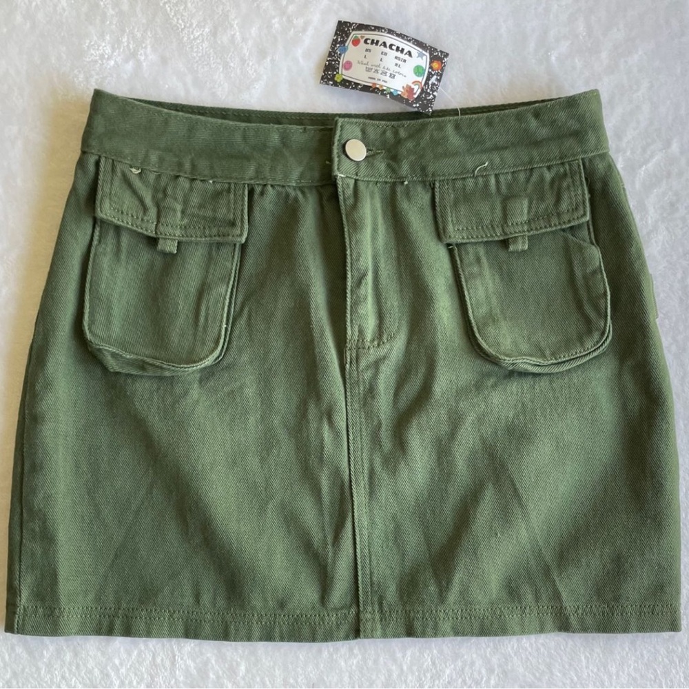 Y2K Green Cargo Skirt (NEW WITH TAGS!)